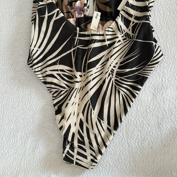 Maaji Areca Palm Halter Neck REVERSIBLE One-Piece Swimsuit, Medium, $172 - Picture 11 of 13